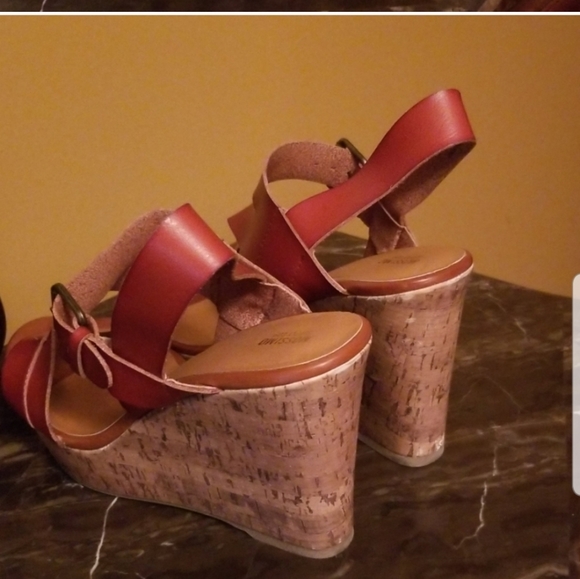 Wedge Heels - Picture 3 of 6